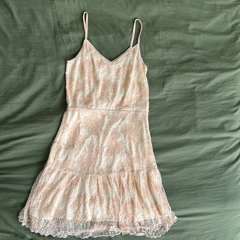 Soft pink/cream lace Joie dress never worn size S